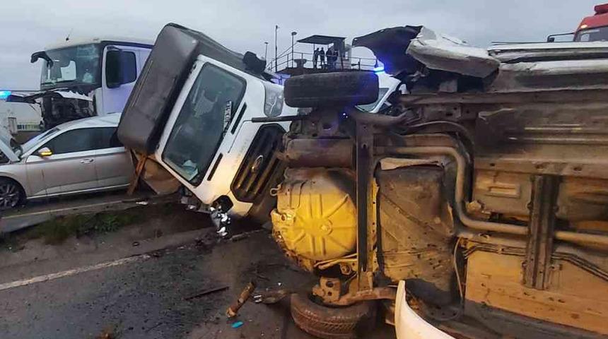 Kocaeli'de 7 araç birbirine girdi