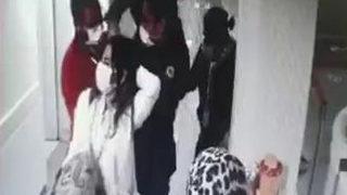 Acil serviste doktora saldırı! Bakan Koca: Toplumu harekete geçireceğiz