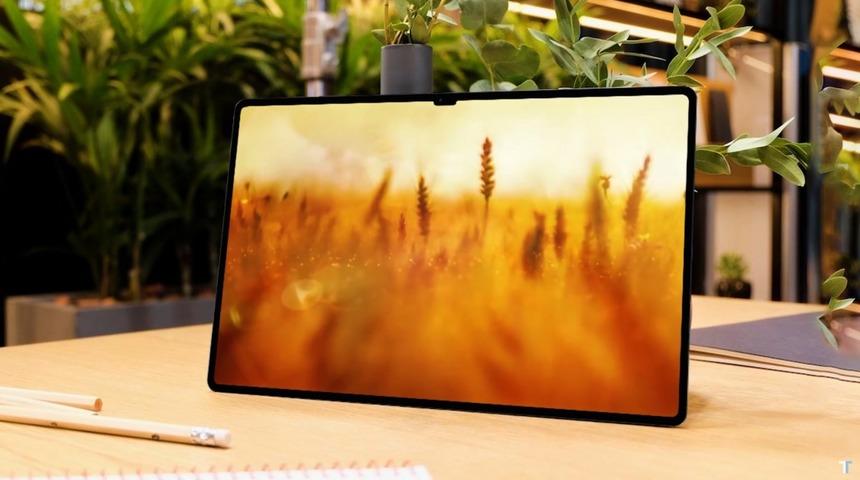 Galaxy Tab S8 Ultra çentikli bir tasarımla gelecek 