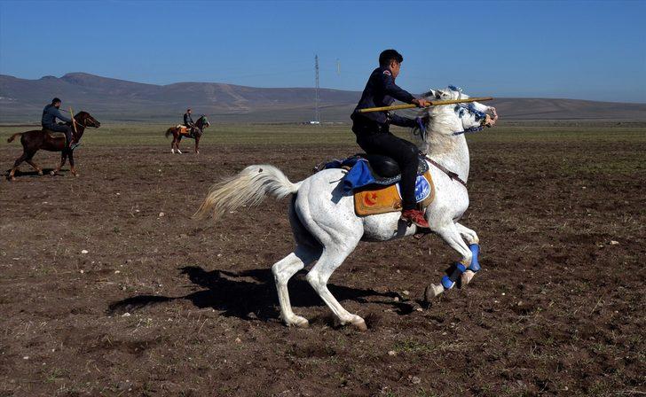 Ciritçiler karda oynayacakları turnuvalara dostluk maçlarıyla hazırlanıyor G5