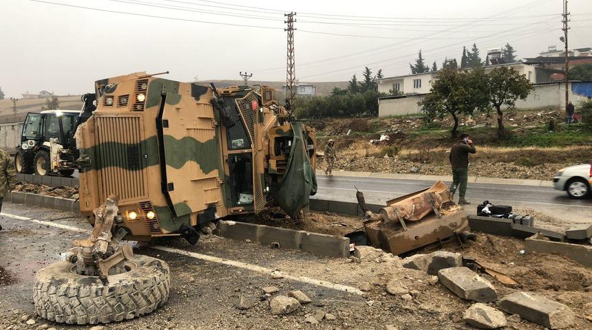 Hatay'da askeri araç devrildi: 3 asker yaralı