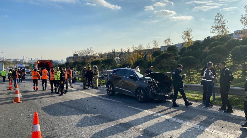 Esenyurt'ta feci kaza! Bir çocuk öldü, anne ve bebeği ağır yaralı