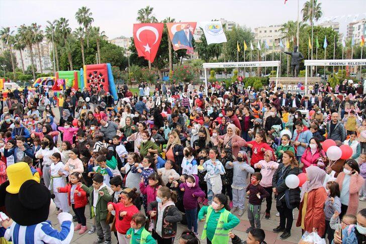 Mersin'de ilk kez düzenlenen "Akdeniz Çocuk Festivali" başladı G1