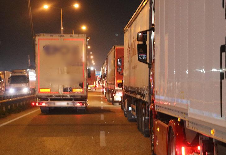 Yer: Kapıkule! 3 gündür bekliyorlar, TIR kuyruğu 11 kilometreyi buldu G1