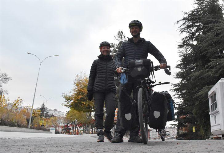 Bisiklet turuna çıkan Fransız çift, Türkiye'de 10 bin kilometre pedal çevirdi G3