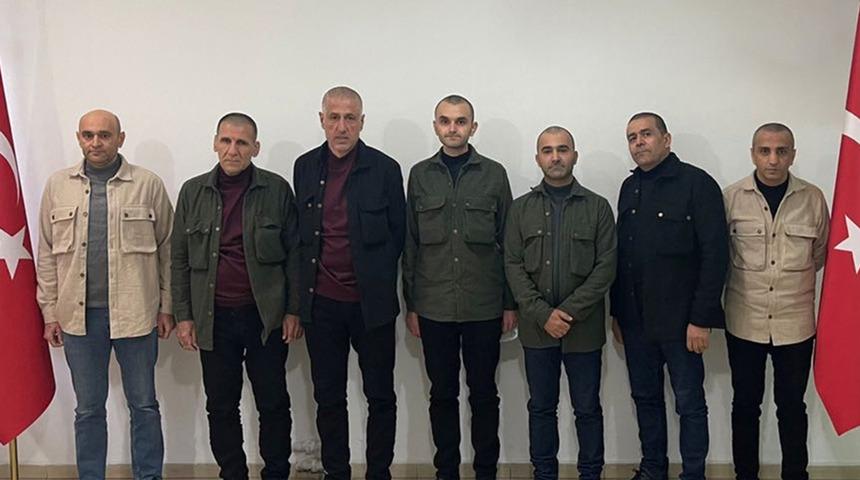 Libya'da yaklaşık 2 yıldır alıkonulan 7 Türk kurtarıldı