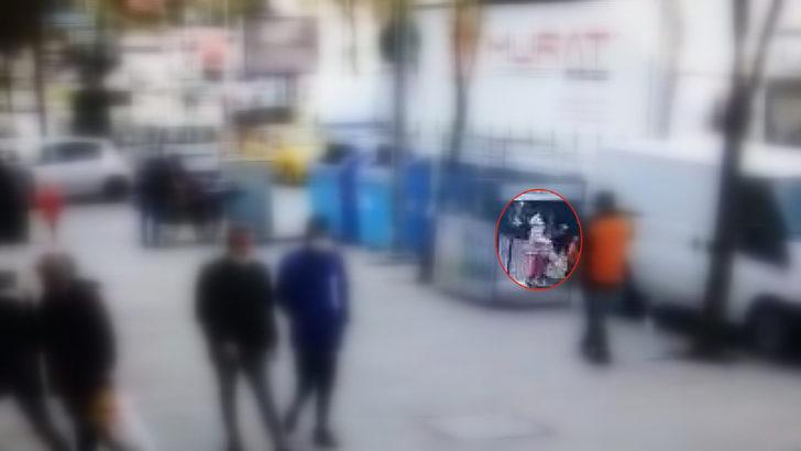 Bağcılar'da kahreden ölüm! Kör noktaya gelen anne-kız kamyonun altında kaldı G2