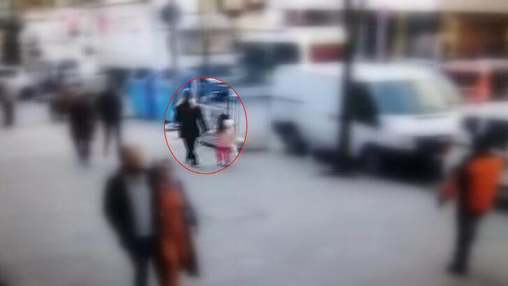 Bağcılar'da kahreden ölüm! Kör noktaya gelen anne-kız kamyonun altında kaldı G3