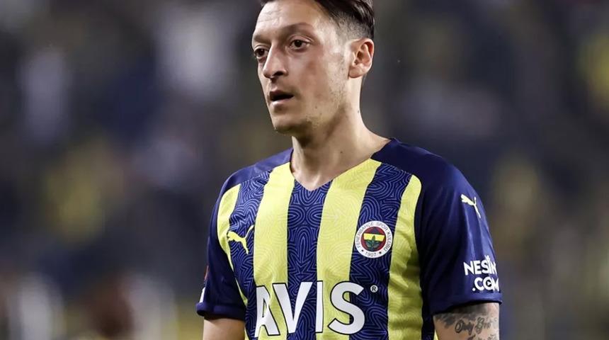 Vitor Pereira'dan şaşırtan Mesut Özil tercihi