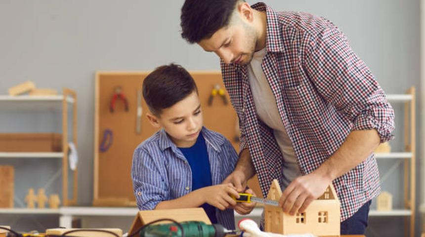 &Ccedil;ocuğunuzla birlikte ve basit malzemeler kullanarak yapabileceğiniz eğlenceli oyuncaklar