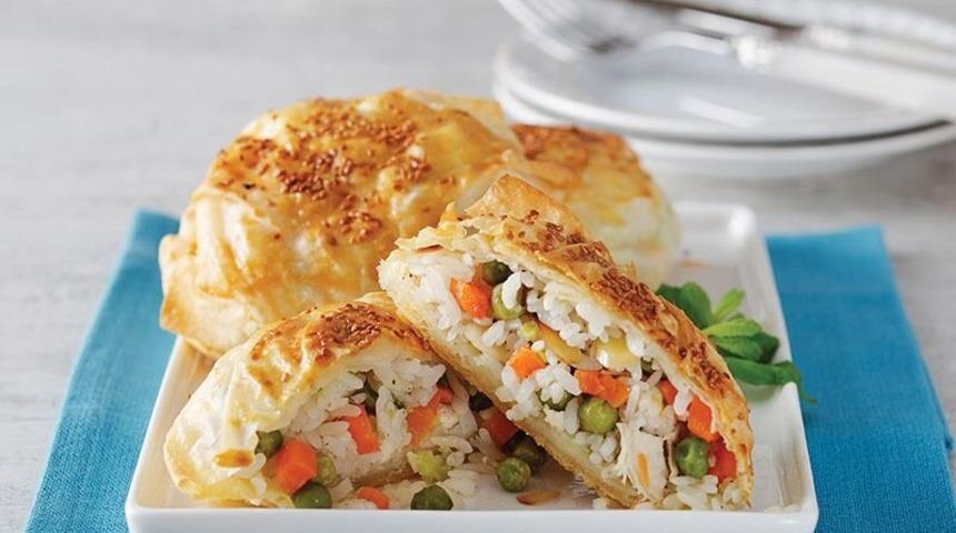 Sofralarına farklı ve lezzetli bir yardımcı yemek arayanlara: İçi sürprizli uzi böreği tarifi