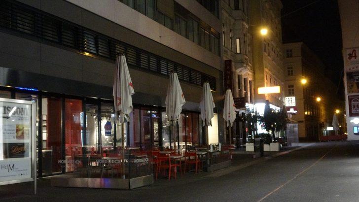 Acil durumlarda dışarı çıkmalarına izin var! Avusturya'da tam kapanma başladı G1