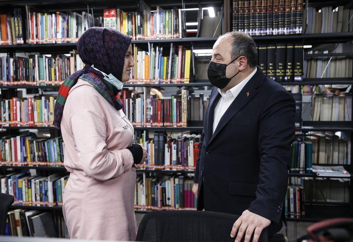 Öğrenciler görünce şaşkına döndü! Bakan Varank'tan pizzalı sürpriz G3