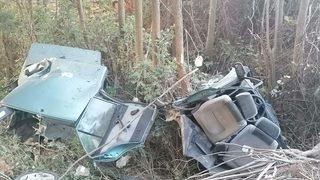 Silivri'de akılalmaz kaza! Paramparça olan otomobilden sağ çıktı