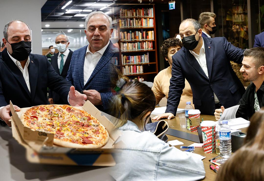 &Ouml;ğrenciler g&ouml;r&uuml;nce şaşkına d&ouml;nd&uuml;! Bakan Varank'tan pizzalı s&uuml;rpriz