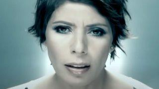 'Ihlamurlar Altında' şarkısıyla bir döneme damga vuran ünlü şarkıcı İntizar son haliyle şaşırttı!