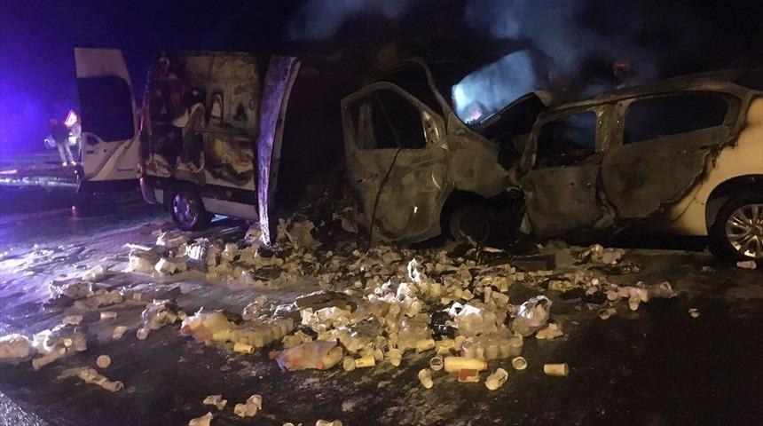 Muğla'da otomobille kamyonetin çarpışması sonucu 1 kişi öldü, 1 kişi yaralandı