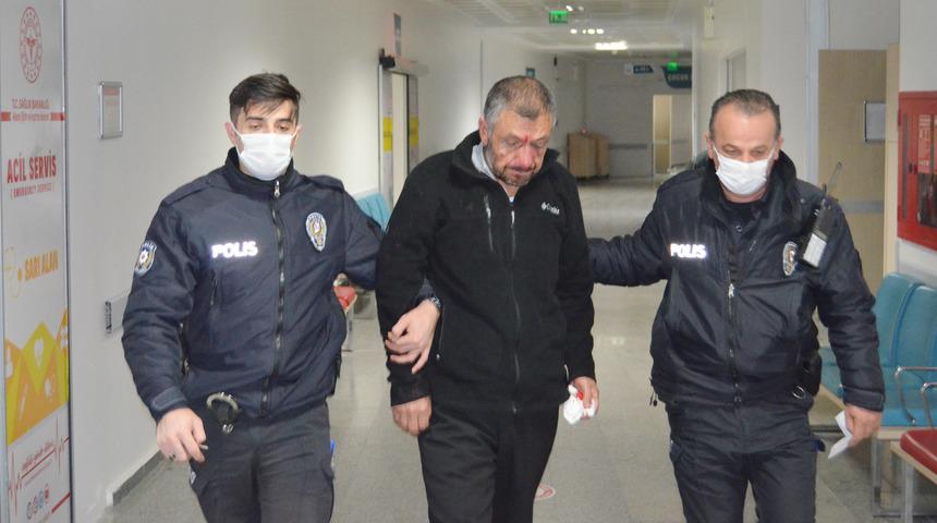 Uyuyan eşe bıçaklı saldırı! Bıçağın kırılan kısmı vücudunda saplı kaldı