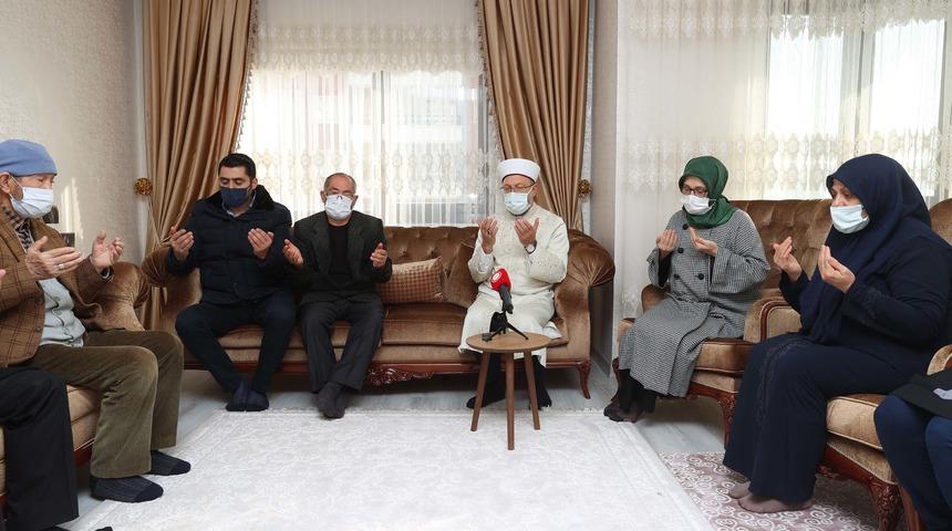 Diyanet İşleri Başkanı Ali Erbaş'tan Başak Cengiz'in ailesine taziye ziyareti