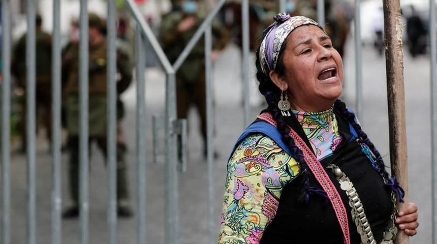 Şili başkanlık seçimlerinde yarış, sağ ve solun uç adayları arasında olacak