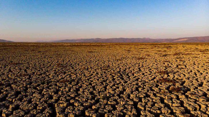 Kahreden görüntü! Marmara Gölü tamamen kurudu, yüzey Mars’a benzetildi G5