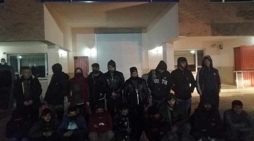 Van'da bir otelde 15 düzensiz göçmen yakalandı