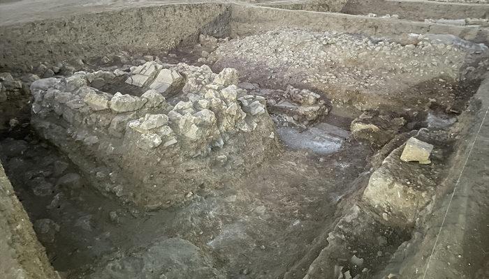 Perre Antik Kenti'ndeki kazılarda 1500 yıllık ekmek fırını yapısı bulundu