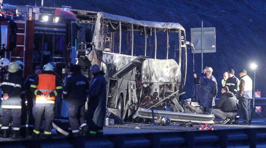 Bulgaristan'da yolcu otob&uuml;s&uuml; alev aldı, en az 46 kişi hayatını kaybetti