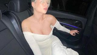 Lottie Moss sütyen giymedi! Ceketin önünü açtı