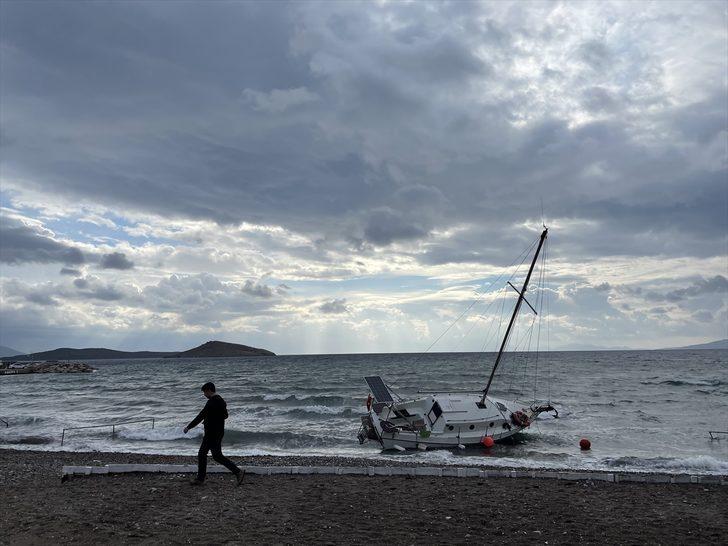Bodrum'da bir tekne kuvvetli rüzgar nedeniyle karaya oturdu G4