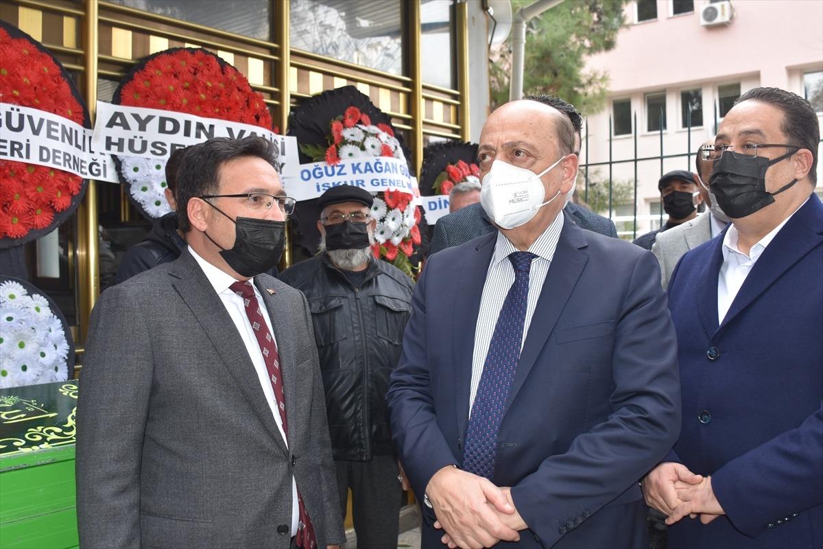 &Ccedil;alışma ve Sosyal G&uuml;venlik Bakanı Bilgin, Afyonkarahisar'da cenaze t&ouml;renine katıldı