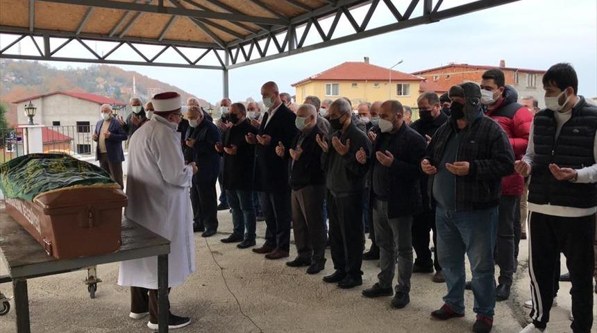 Kovid-19 tedbirleri için vatandaşları uyaran eski muhtar salgına yenik düştü