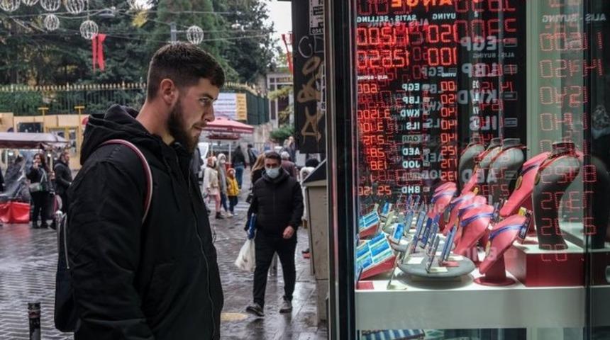 Dolar karşısında TL 2001 krizi sonrası en kötü gününü yaşadı: 'Kurun gidebileceği seviyenin sonu yok