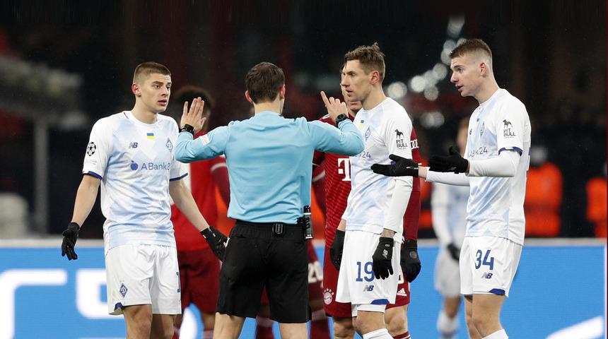 Şampiyonlar Ligi'ndeki Dinamo Kiev ile Bayern Münih maçına Halil Umut Meler damgası! Sosyal medyada olay oldu