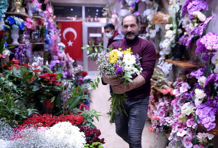 Çiçekçiler Öğretmenler Günü'nü yüz yüze eğitimle karşılamaktan mutlu G2