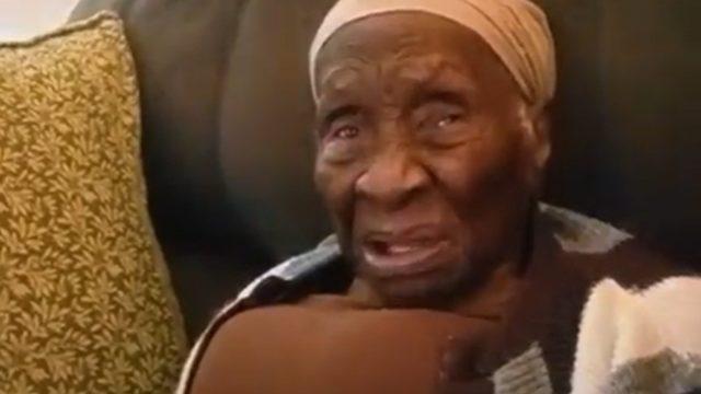 Sosyal medyada gündem yaratan 103 yaşındaki kadın, pamuk toplamanın püf noktalarını paylaştı