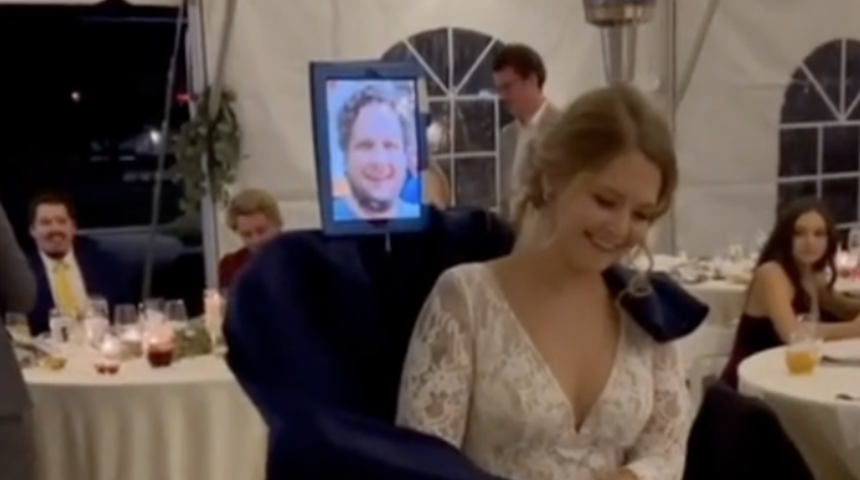 Damat düğününe gıda zehirlenmesi nedeniyle katılamayınca gelin alternatif bir yol buldu! Sosyal medya bu çözümü konuşuyor