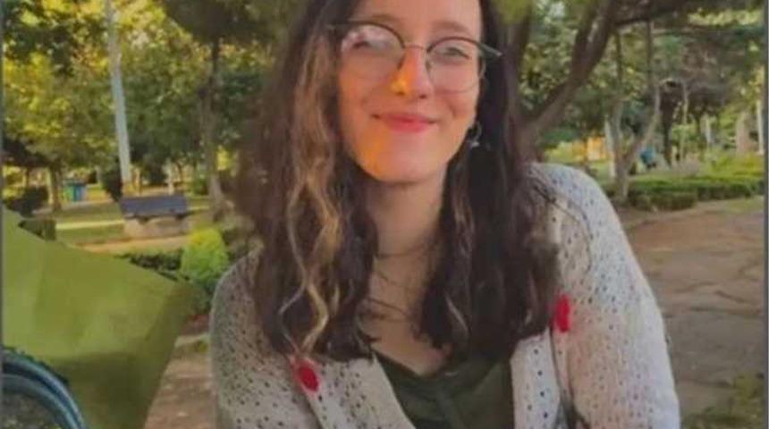 Lösemi hastası üniversite öğrencisi Ecem Badik, kök hücre bağışı bekliyor