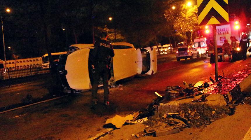 Yok böyle olay! Kaza yapan sürücü araçtaki yaralı kişileri bırakıp kaçtı