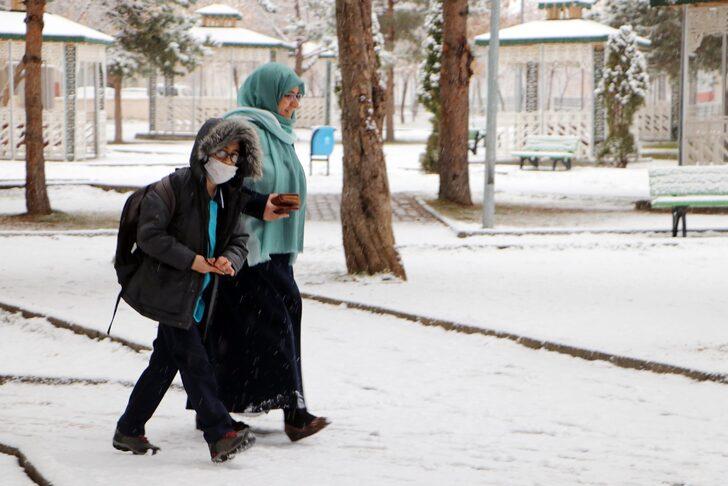 Meteorolojinin kar uyarısı sonrası iller beyaza büründü! G2