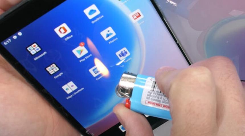 Microsoft Surface Duo 2 oldukça dayanıklı çıktı