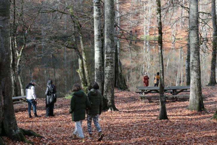 Yedigöller Milli Parkı, doğal güzelliğiyle mest etti! Sonbaharda turistler akın etti G2