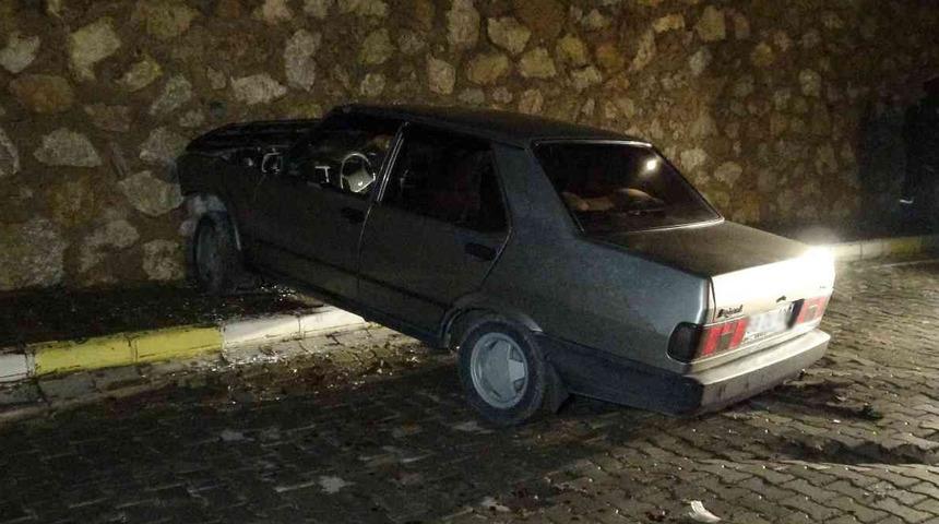 Araba kullanmayı öğreniyordu! Feci kaza: 2 yaralı