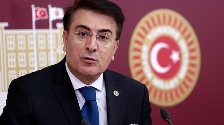 AK Partili Aydemir: İstasyonlardaki kuyruk zamdan değil, araç sayısı fazla