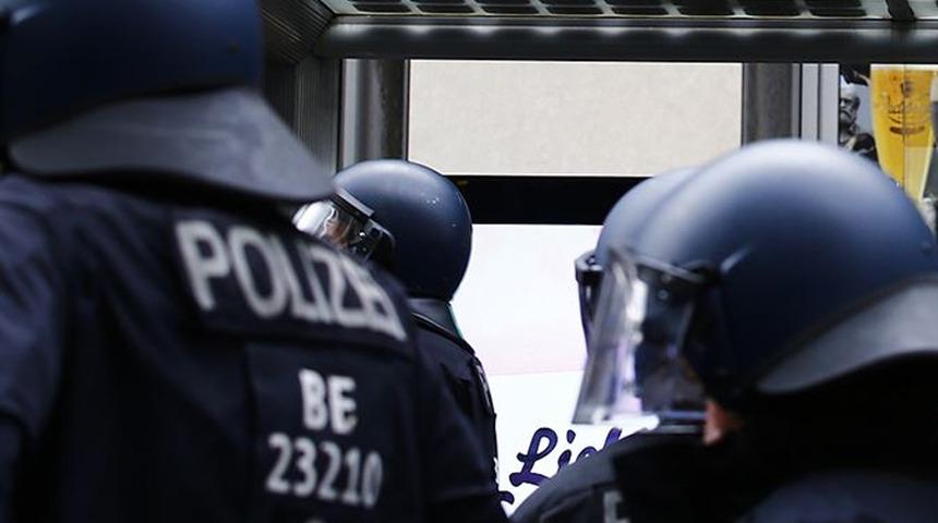 Alman polisinin ırkçı yazışmaları ortaya çıktı: Dün bir Türk'ü tekmeledim