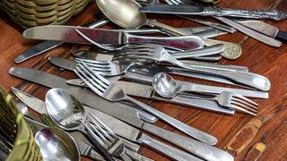 Korkunç iddia: Amca, yeğenini ısıttığı yemek kaşığıyla yaktı