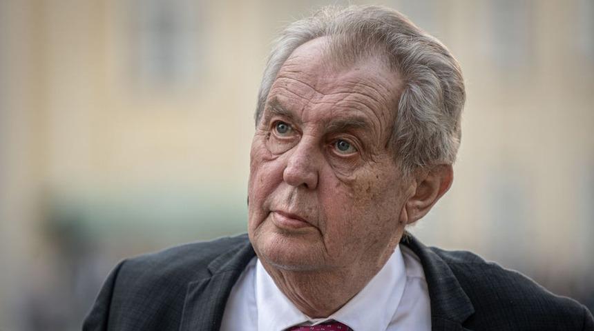 Covid: Çek Cumhuriyeti Devlet Başkanı Zeman hastaneye kaldırıldı, yeni Covid önlemleri ilan edildi