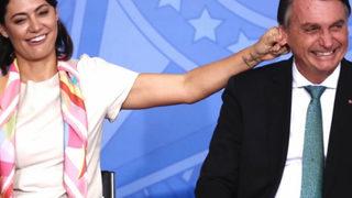 Brezilya Devlet Başkanı Bolsonaro'nun cinsiyetçi şakası olay oldu! Eşi, canlı yayında kulağını çekti