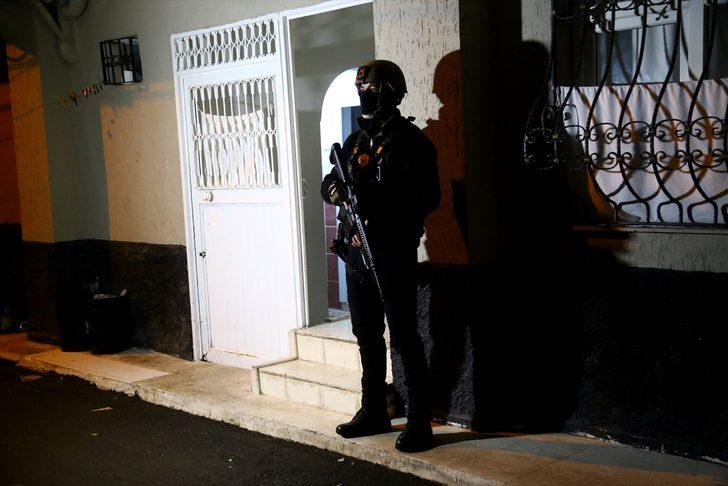GÜNCELLEME - Adana'da PKK/KCK'ya yönelik operasyonda 17 zanlı yakalandı G1