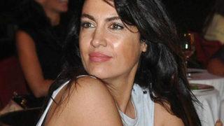 Çankırı'dan paylaştı! Tuğba Ekinci'nin derin dekoltesi...